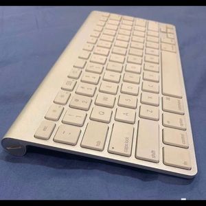Apple Keyboard